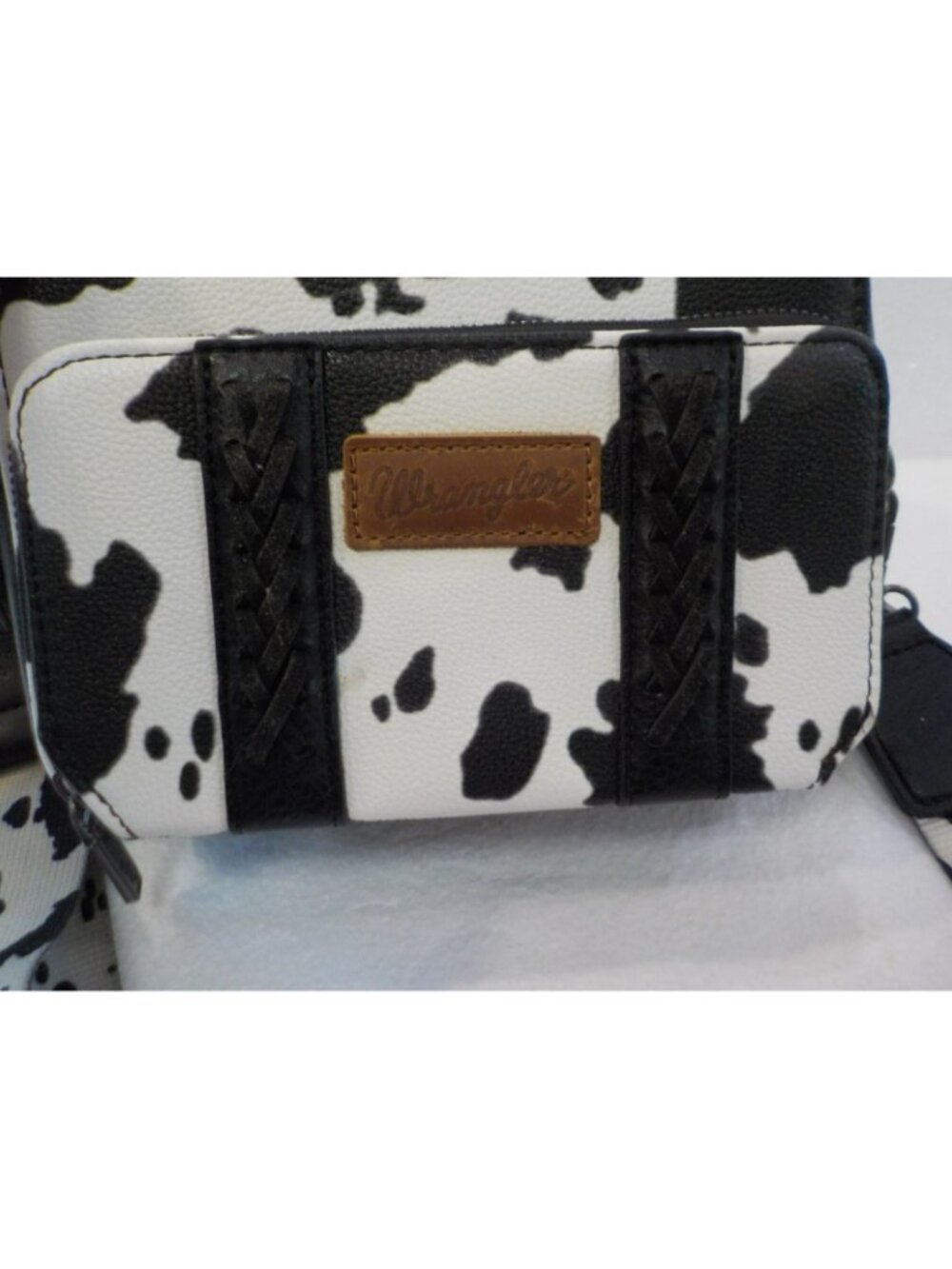 Wrangler Black & White Cow Print Crossbody Adj Strap Western Cowgirl - Picture 3 of 8